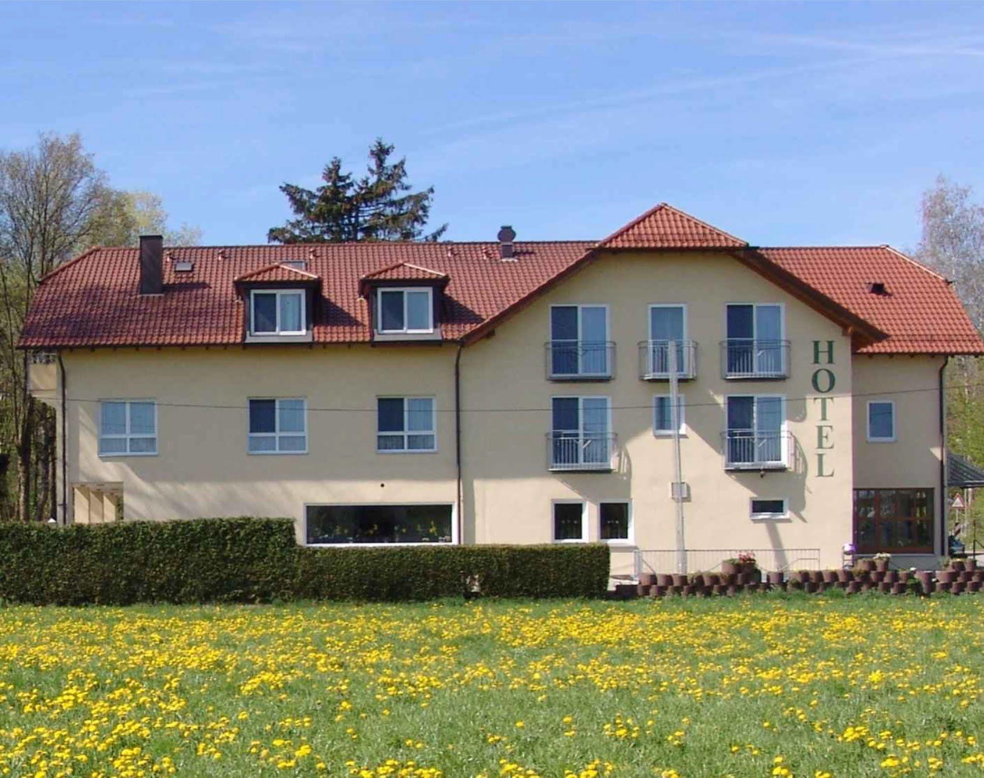 Hotel & Restaurant Dornweiler Hof Illertissen Exterior photo